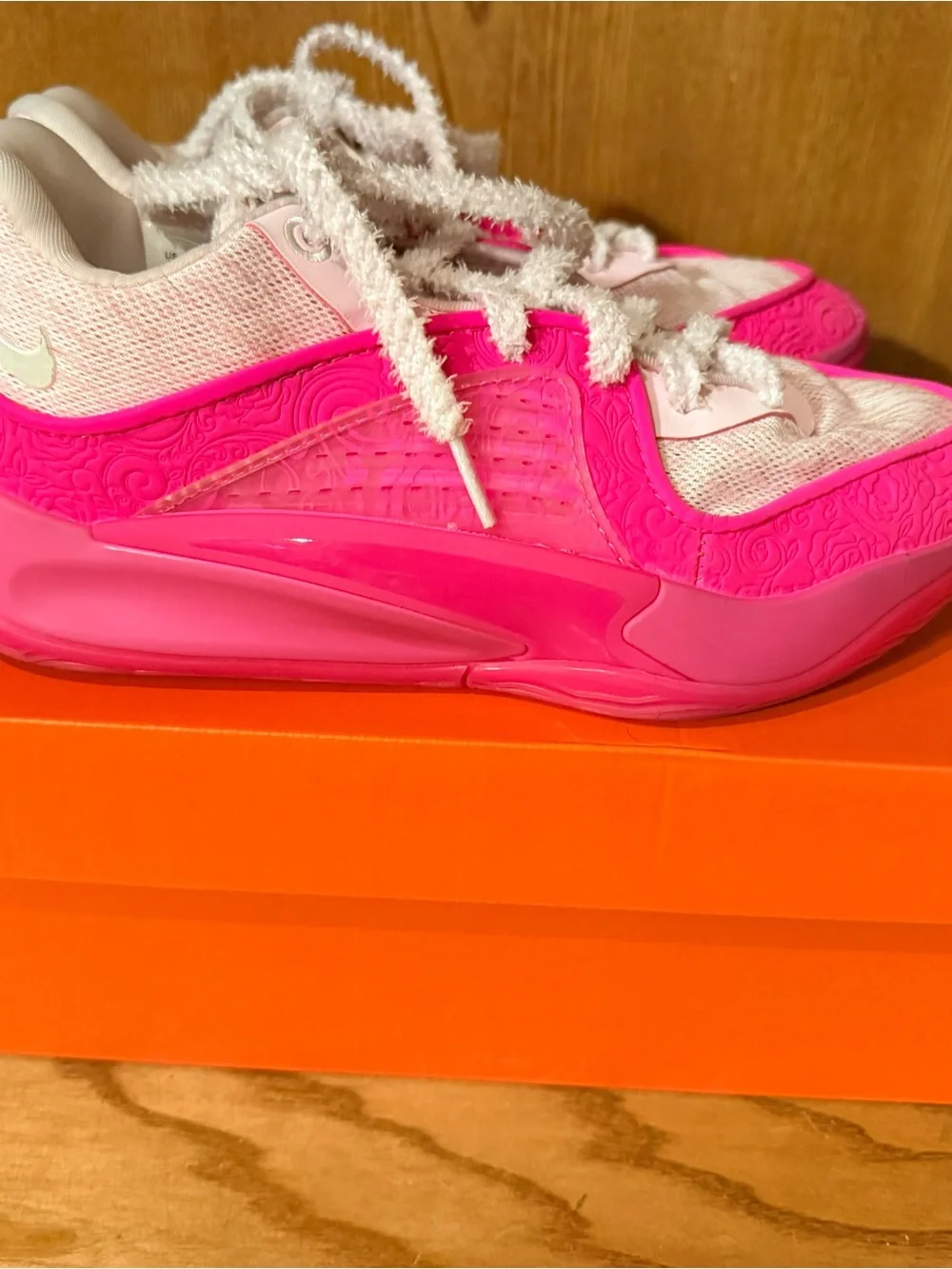 Nike KD 16 Aunt Pearl Size 7- Men’s, Size 8.5- Women’s Preowned Excellent